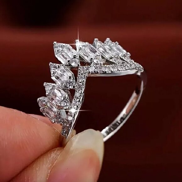 NEW 18k White Gold Sapphire Ring Band Diamond Ring - Picture 2 of 4